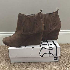 Women Wedge Boot size 12 M